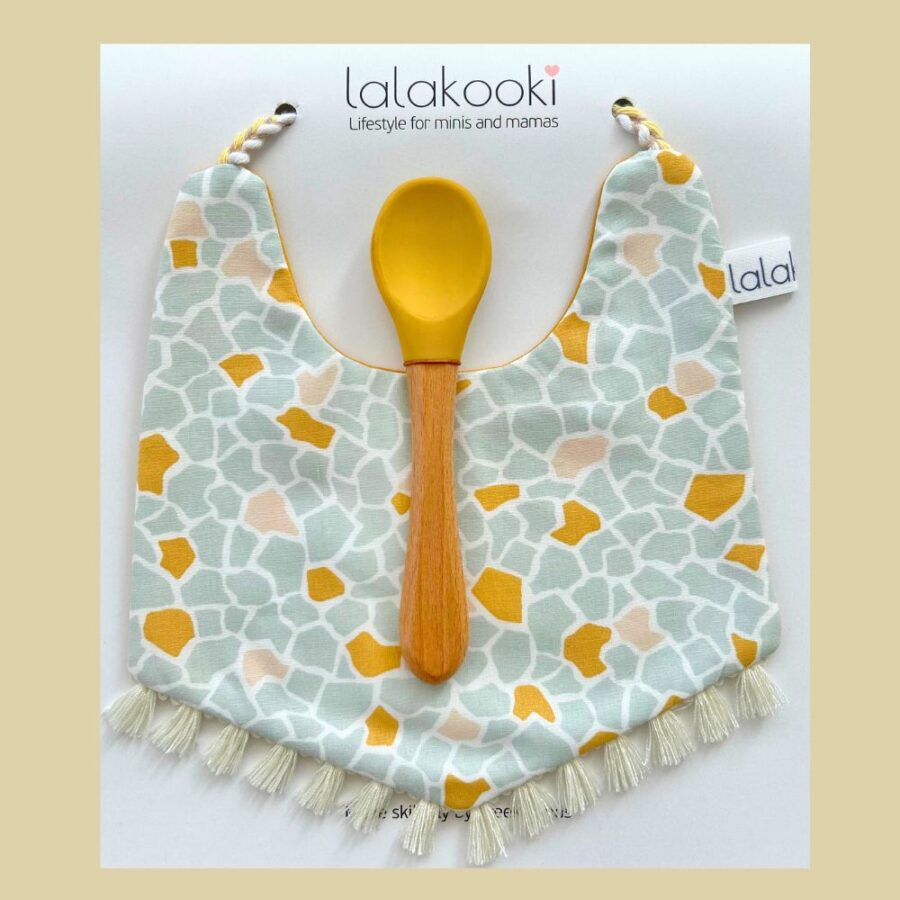 Βρεφική σαλιάρα βόλτας Giraffe με κουταλάκι σιλικόνης