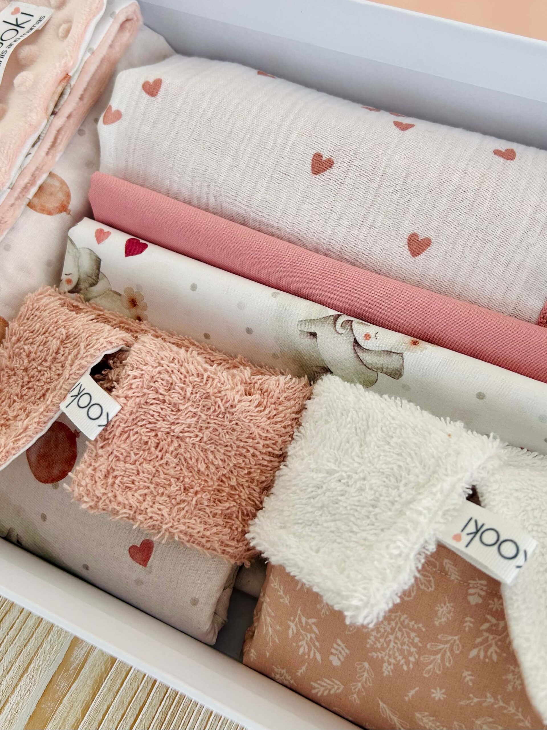 Lalakooki luxury Box-Cute Elephants