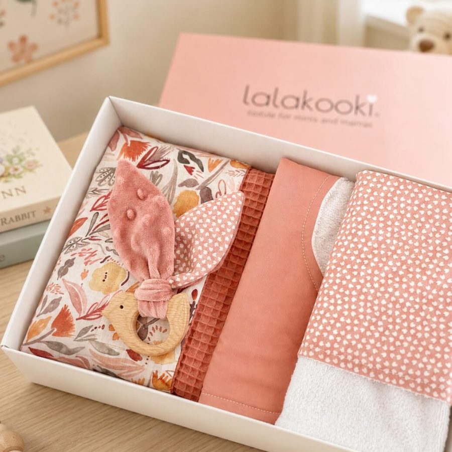 Lalakooki Luxury Box-coral flowers