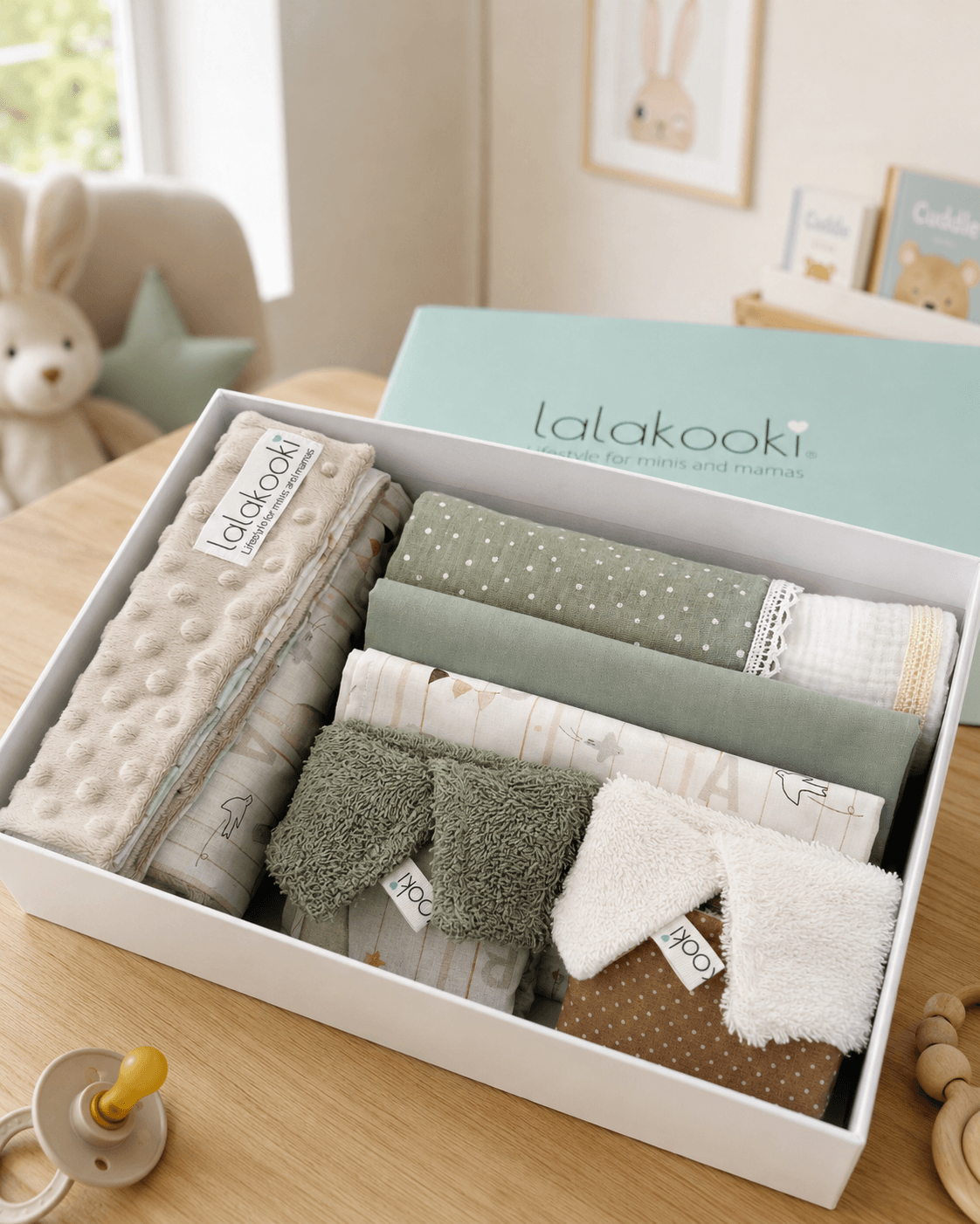 Lalakooki luxury Box-Flying Animals