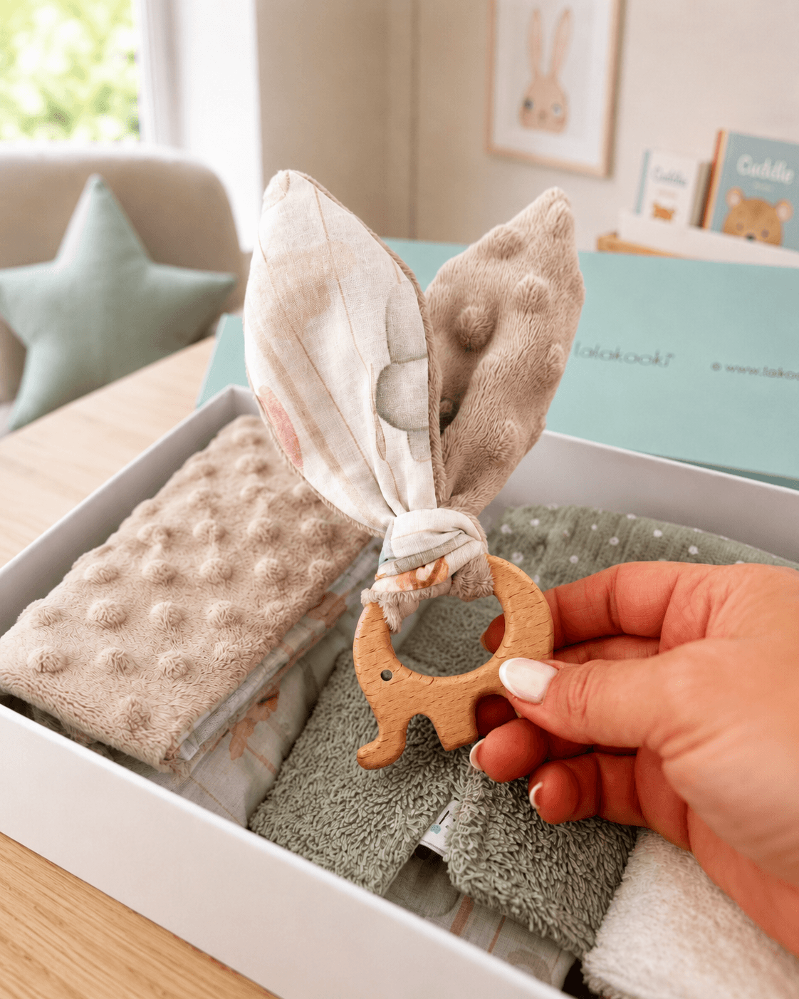 Lalakooki luxury Box-Flying Animals